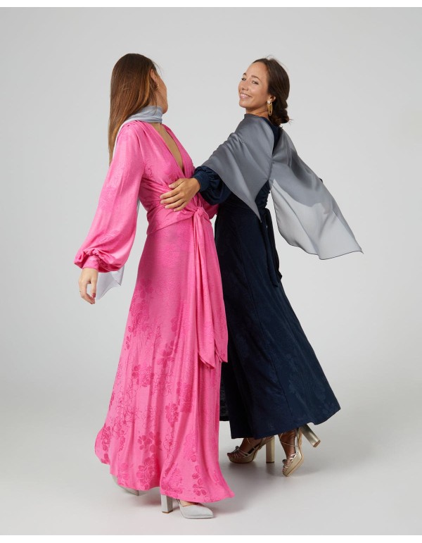 Multi-position short party cape in silver chiffon 2