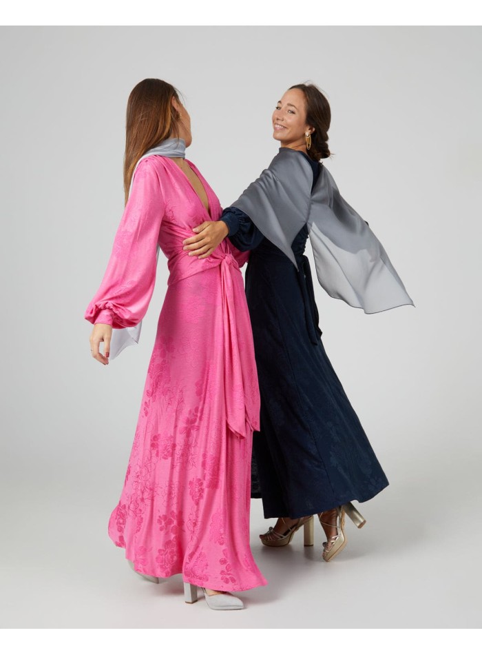 Multi-position short party cape in silver chiffon