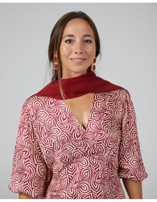 Multi-position short party cape in maroon chiffon
