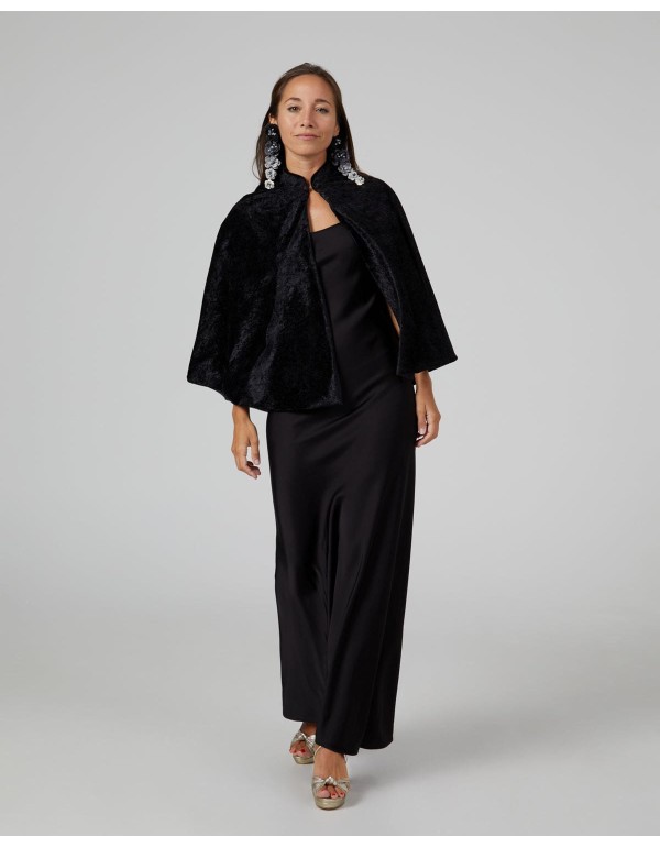 Short black velvet coat with button closure