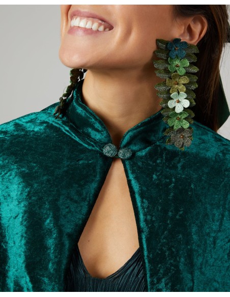 Short emerald green velvet cape with button
