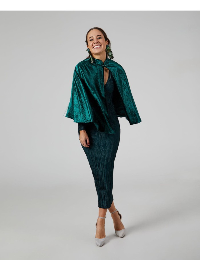 Short emerald green velvet cape with button