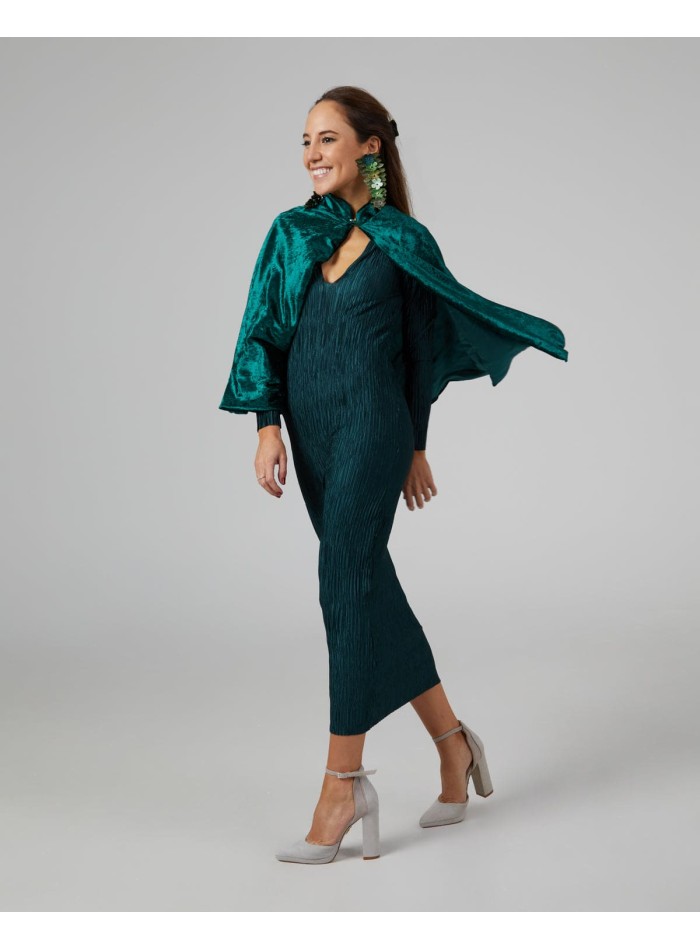 Short emerald green velvet cape with button