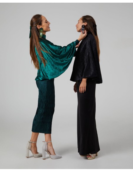 Cape courte en velours vert émeraude avec bouton