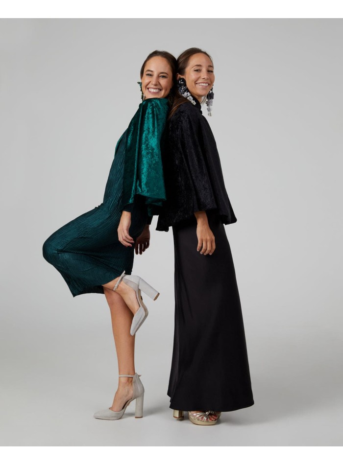 Short emerald green velvet cape with button