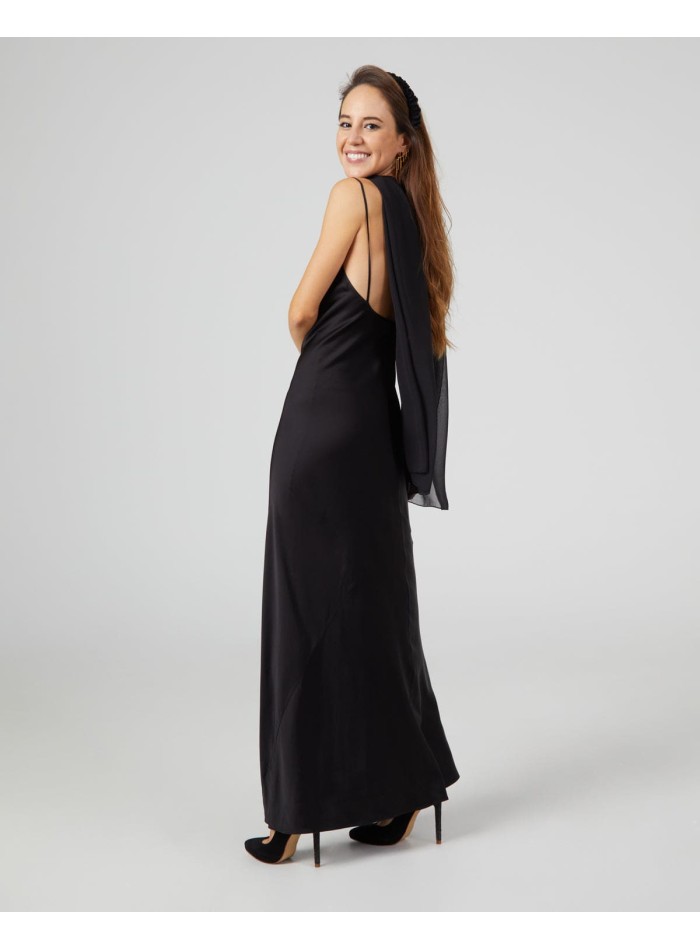 Capa de fiesta corta en gasa negra