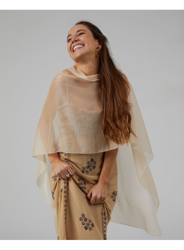 Long cape in light gold cationic double thread...