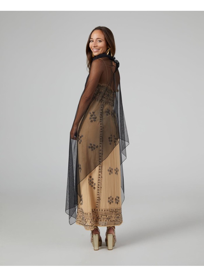 Capa de fiesta larga en tul negro con aberturas...