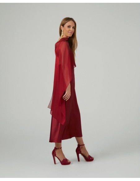 Long layer in maroon cationic chiffon with double thread