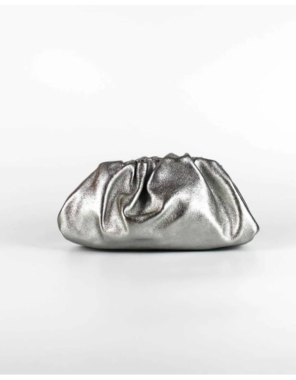 Pochette en cuir métallisé argenté