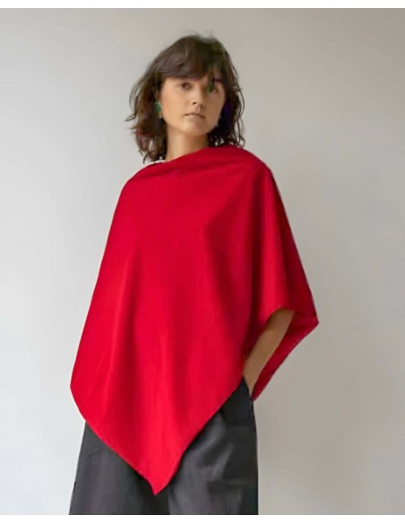 Poncho corto de terciopelo rojo