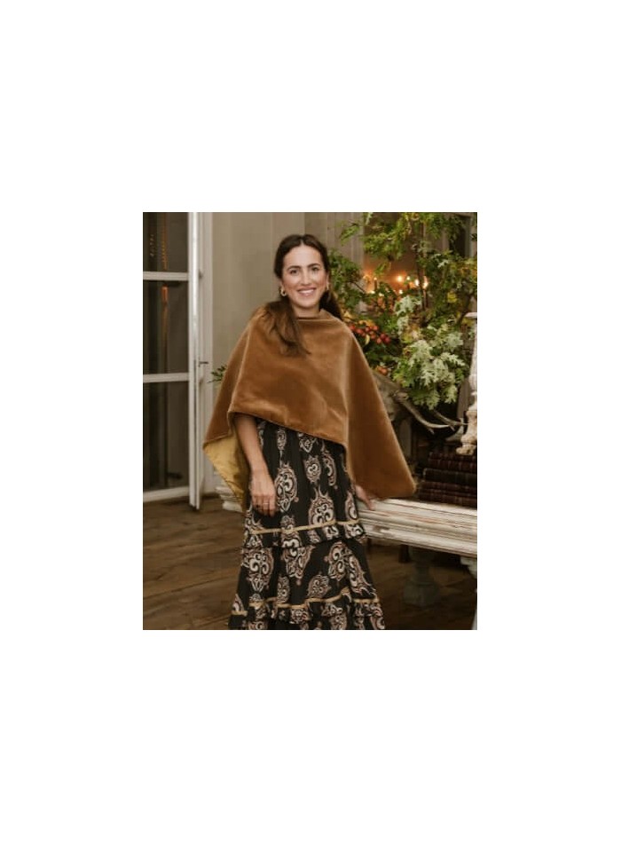Reversible brown short velvet poncho