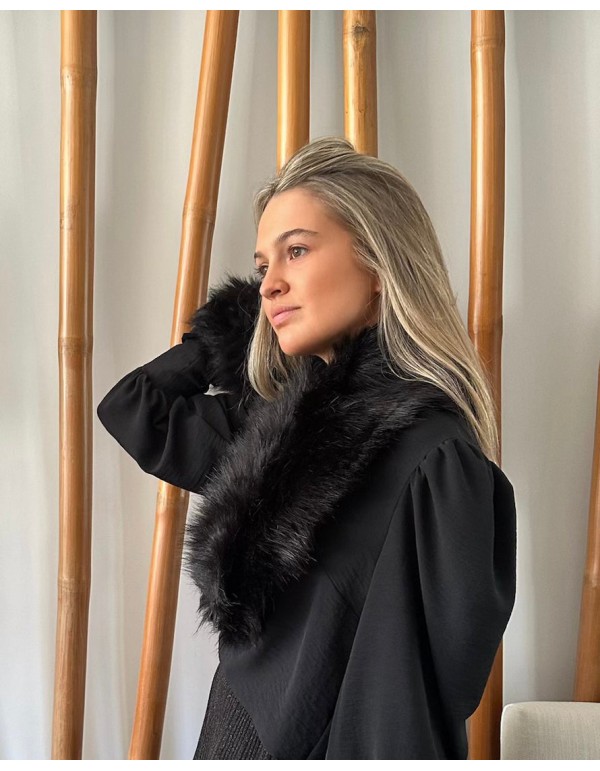 Party collar stole in black fur 2