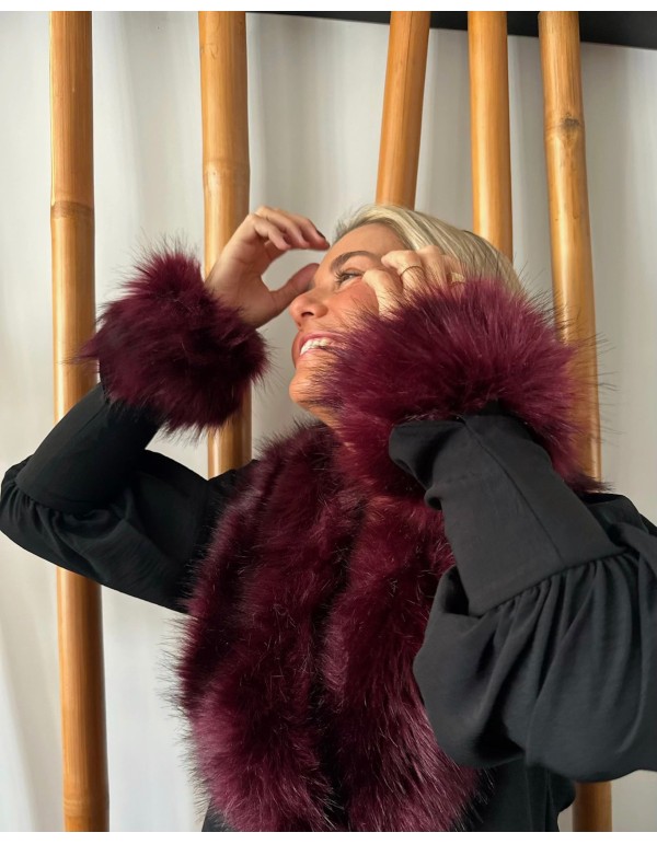Manchettes en fausse fourrure cerise