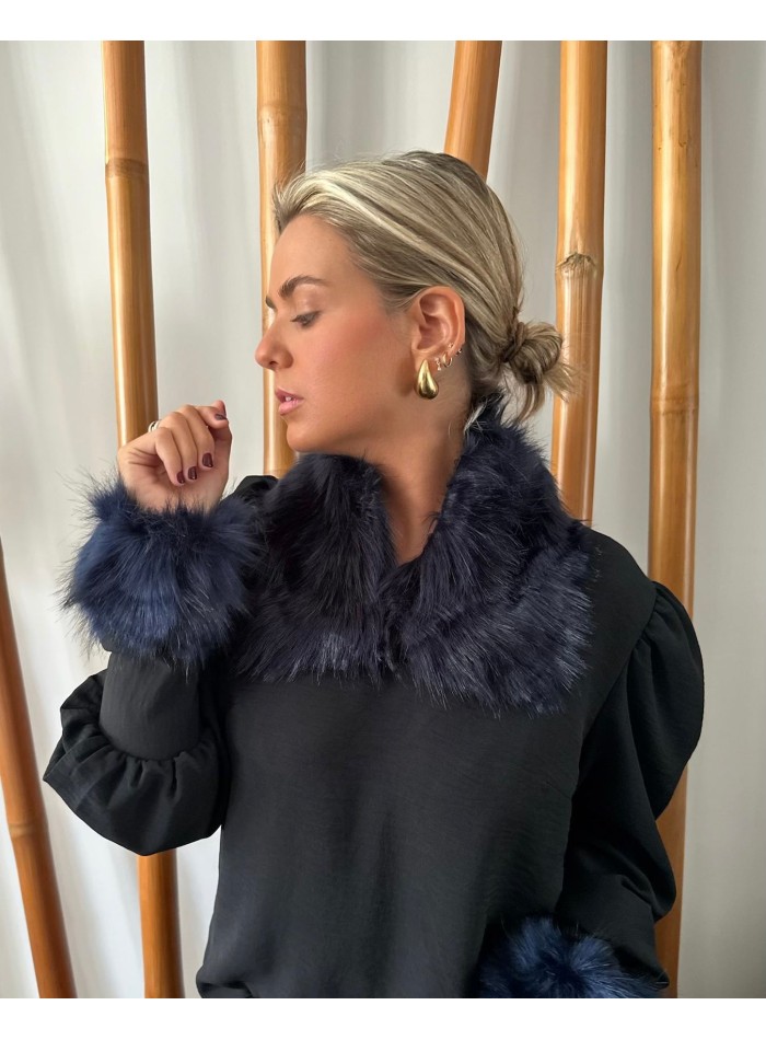 Poignets en fourrure synthétique bleu foncé