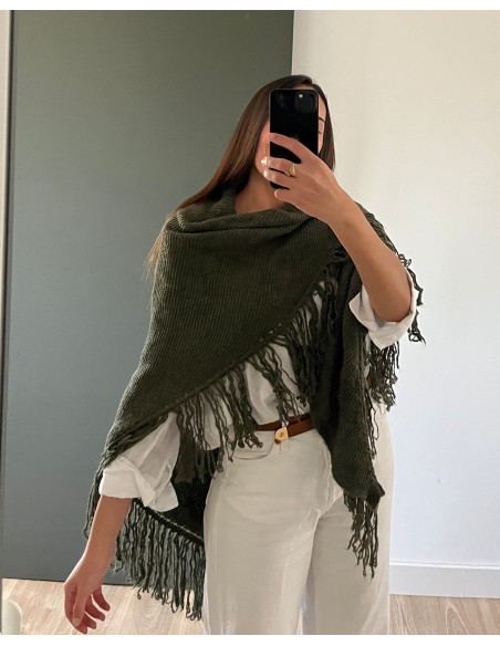 Poncho corto de flecos verde oscuro multiposición