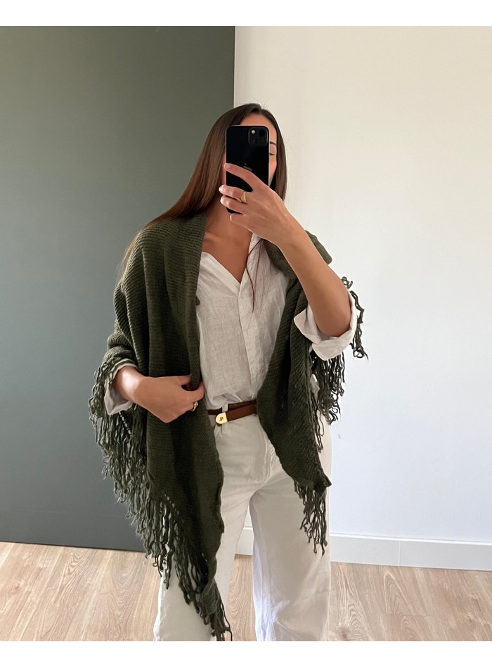 Multiposition dark green fringed short poncho