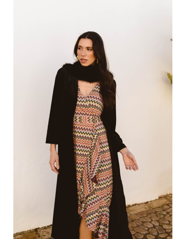 Black velvet midi coat with long sleeves 2