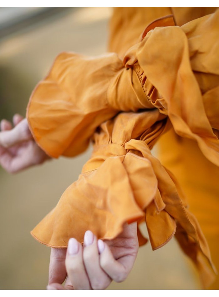 Vaporous blouse with long sleeves and...