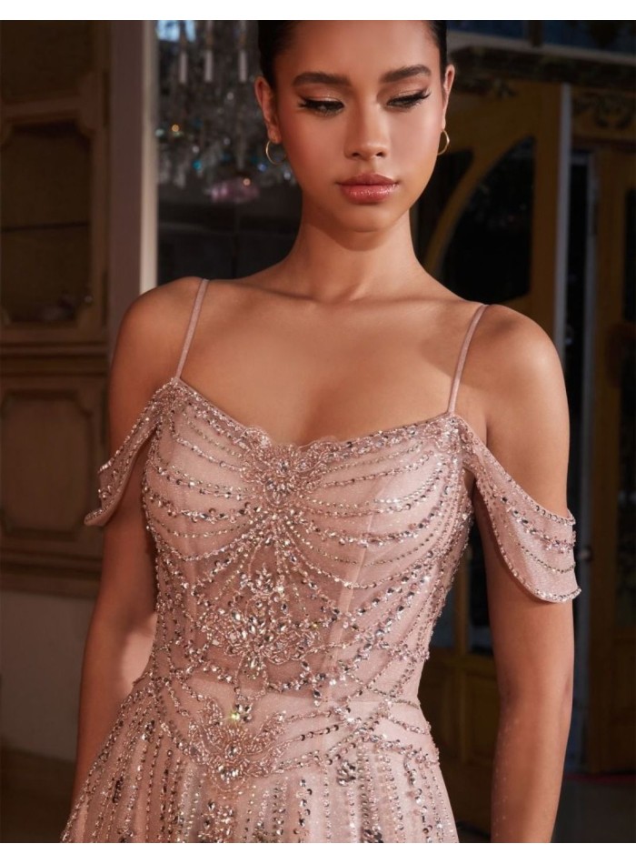 Robe longue en tulle avec strass et jupe évasée