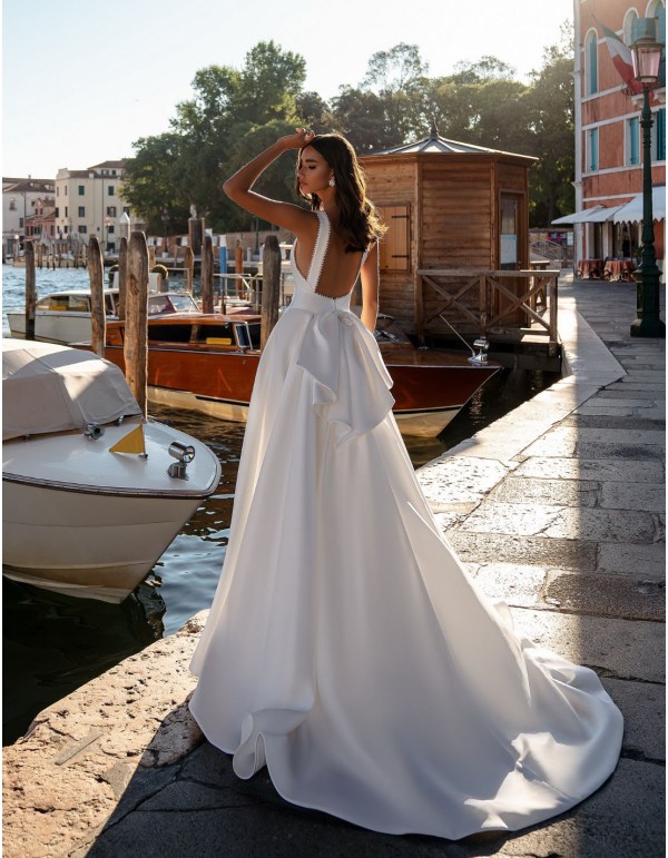 Robe de mariée en satin avec encolure dégagée et maxi dos... 2