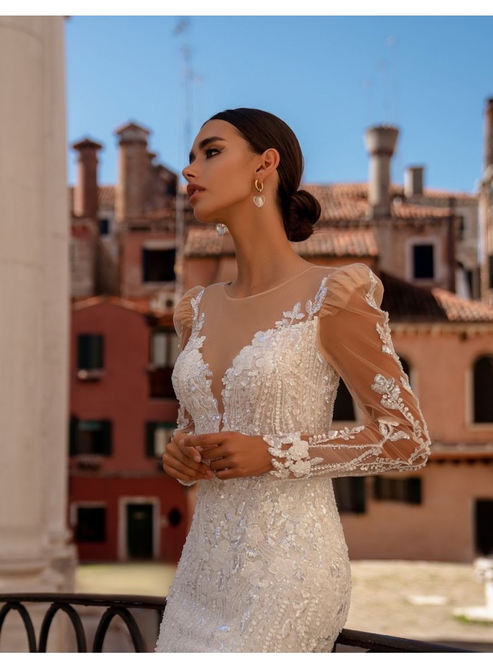 Robe longue de mariage avec effet de tatouage...