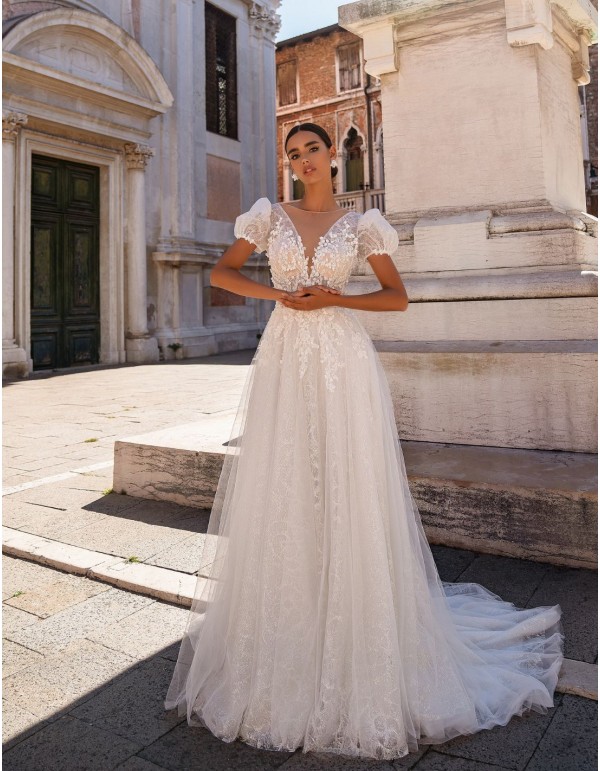 Vestido largo de novia en tul bordado de flores con manga... 2