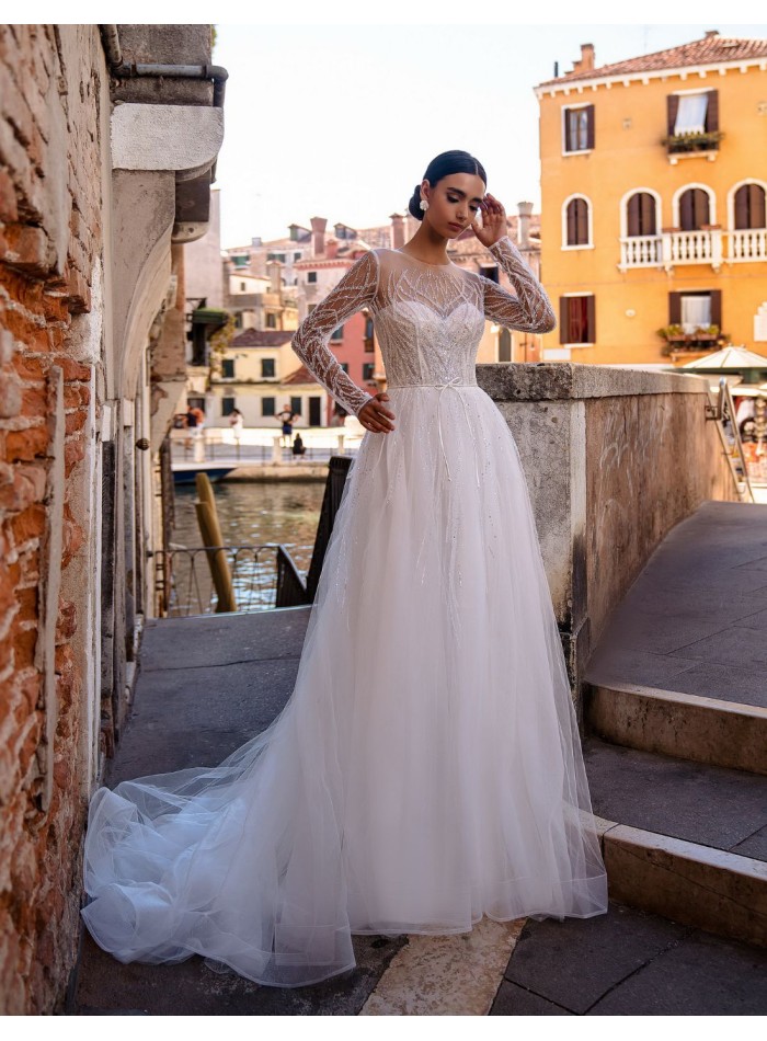 Vestido de novia largo corte princesa con manga...