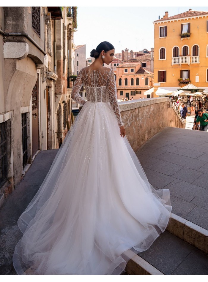 Vestido de novia largo corte princesa con manga...
