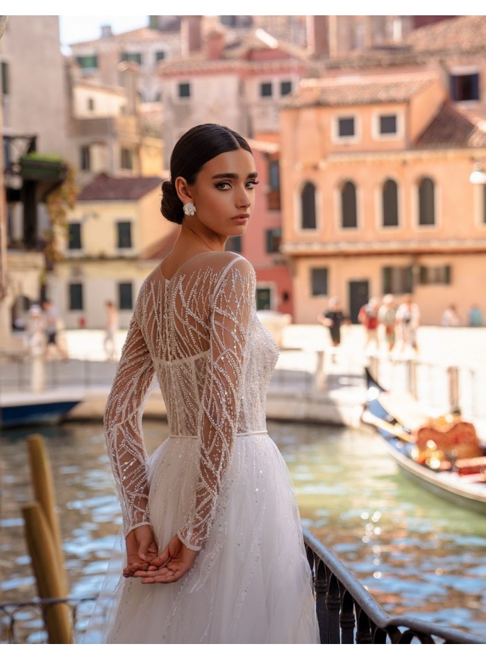 Vestido de novia largo corte princesa con manga...