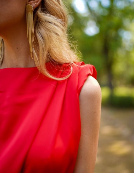 Vestido midi de fiesta rojo sin mangas con volante