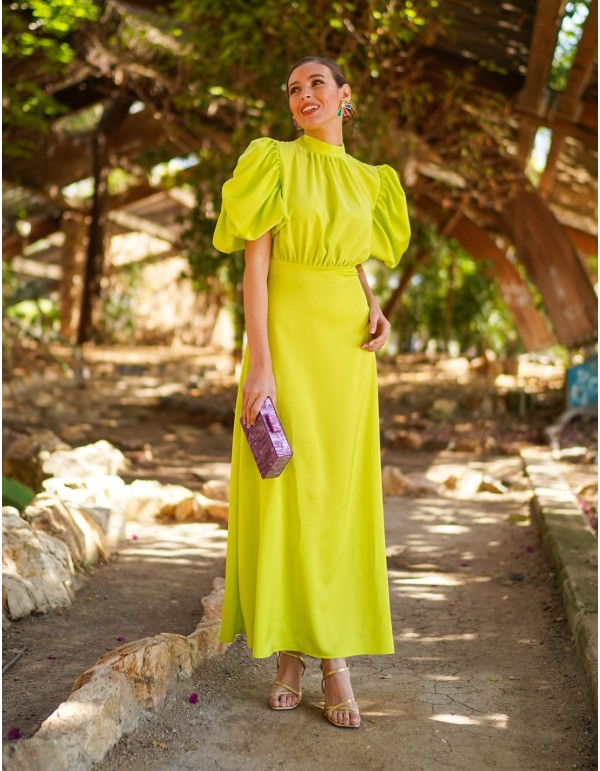 Robe courte avec manches courtes et liens dans le dos