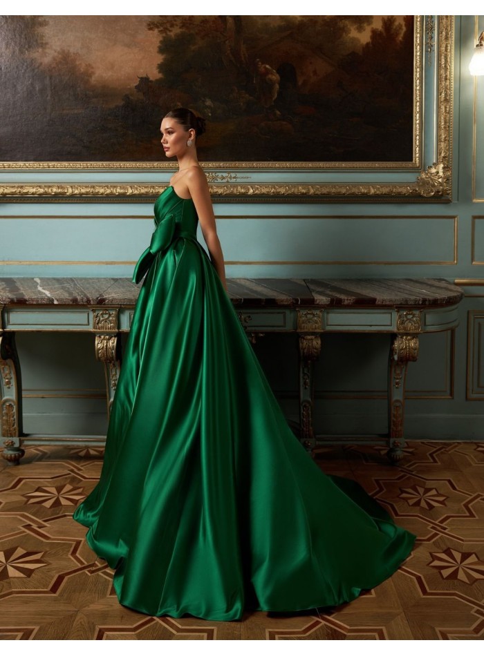 Robe longue de fête en satin vert émeraude avec...