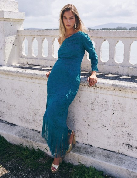Vestido midi asimétrico con flecos en el bajo