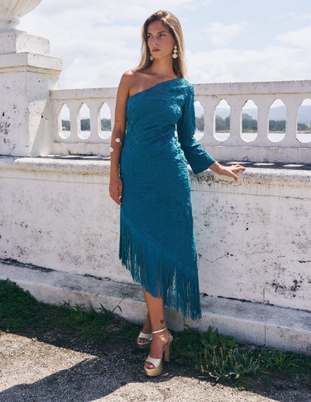 Vestido midi asimétrico con flecos en el bajo