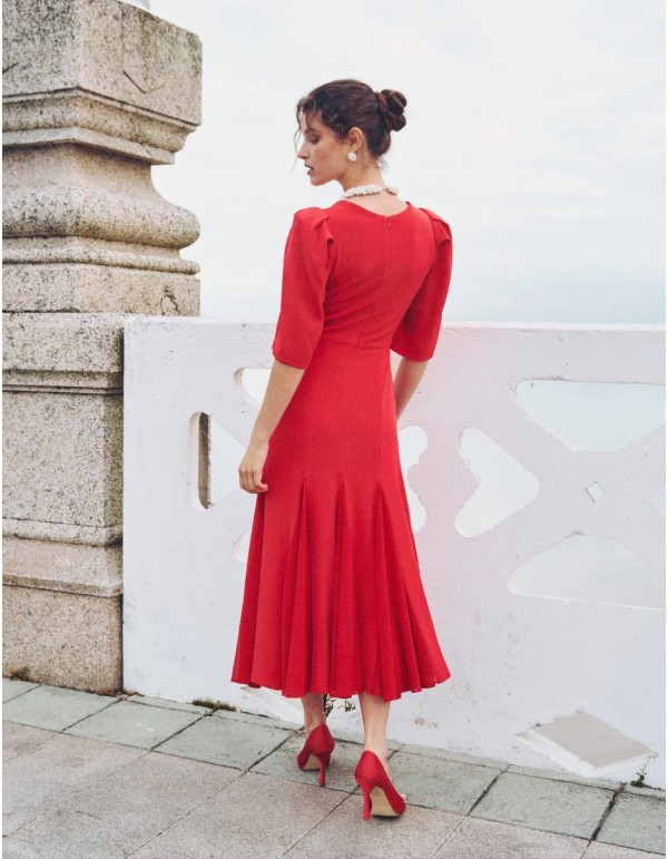 Midi party dress with square neckline and chiffon hemline 2