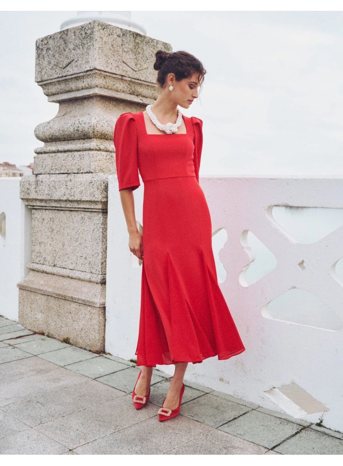 Robe de bal midi avec encolure carrée et ourlet...