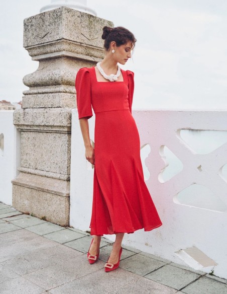 Midi party dress with square neckline and chiffon hemline