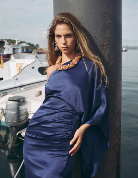 Vestido largo de fiesta satinado con manga murciélago azul marino