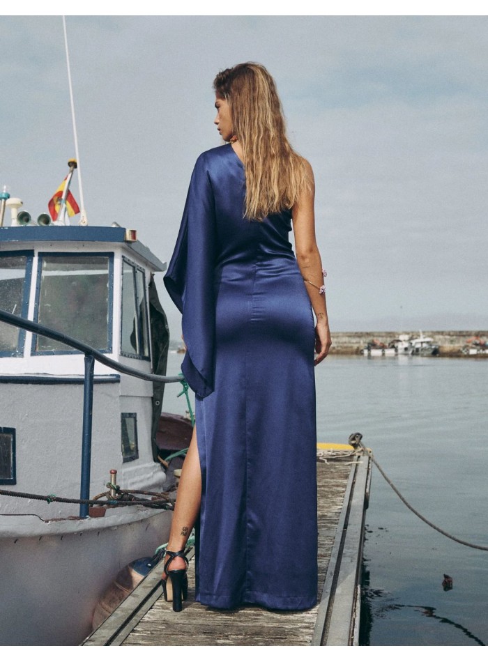 Robe longue de fête en satin avec manches...