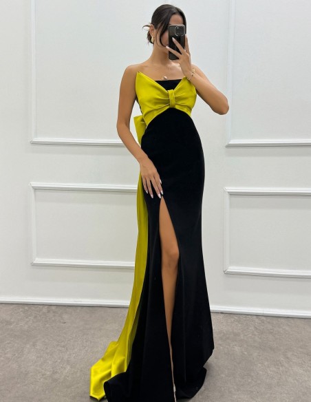 Maxi party dress with bow neckline and train
