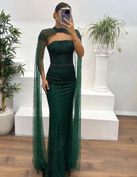 Vestido de fiesta largo de pedrería con manga capa