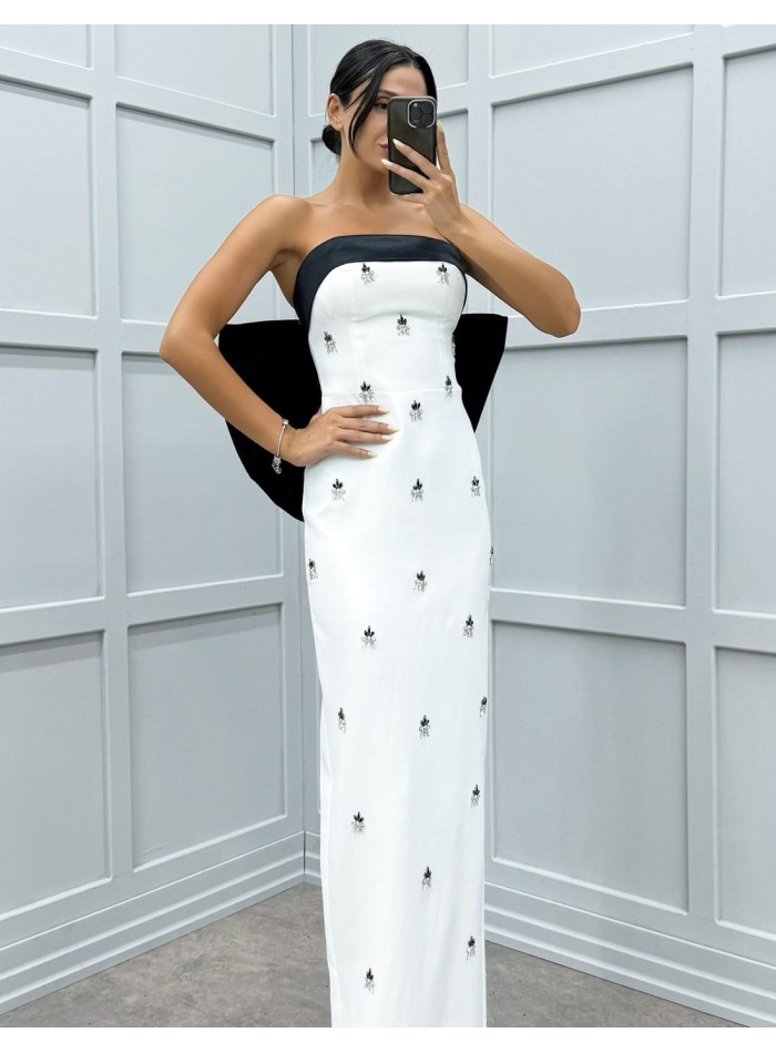 Robe longue de fête avec détails en pierre et...