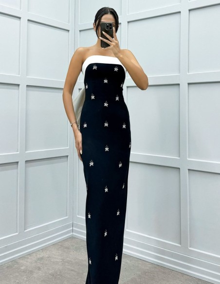 Robe longue de fête avec détails en pierre et nœud au dos