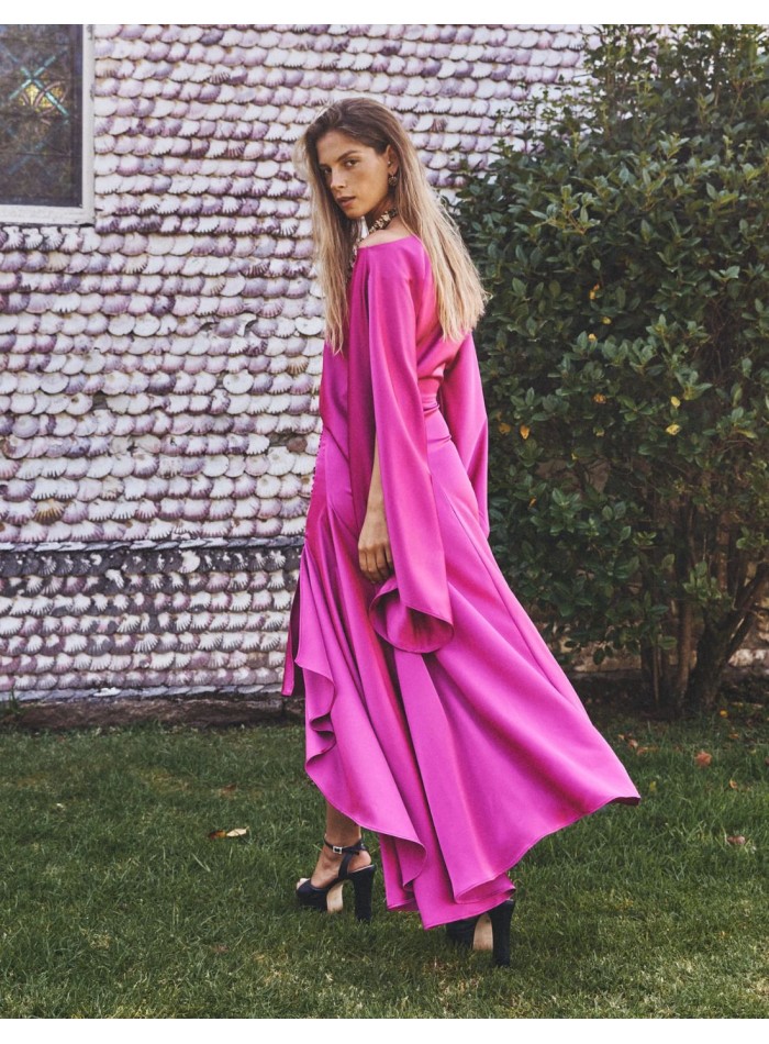 Vestido de fiesta asimétrico con mangas murciélago