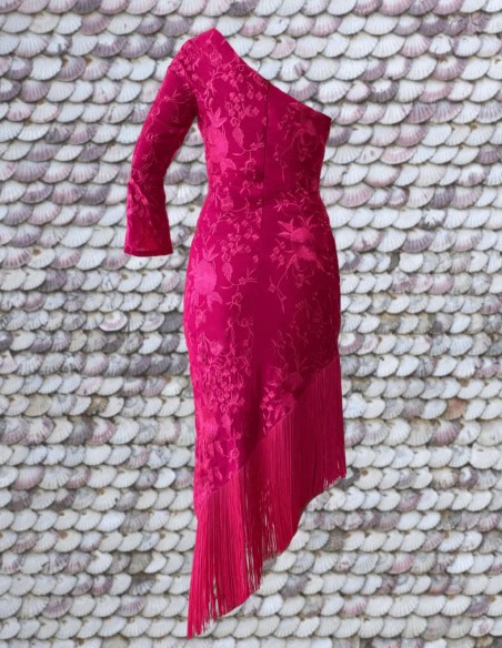 Vestido de fiesta midi asimétrico con una manga y detalle flecos