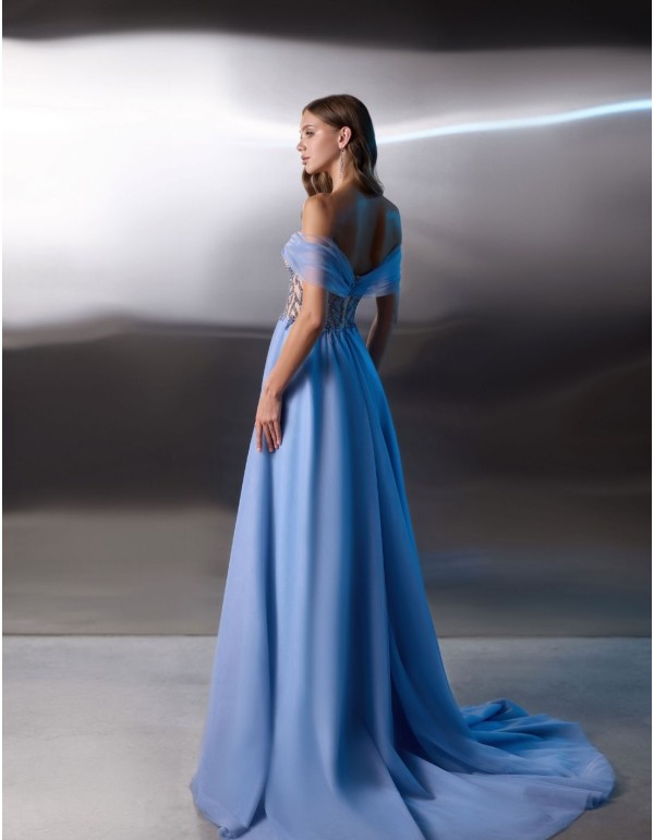 Robe longue de fête avec encolure bandeau et corsage perlé 2