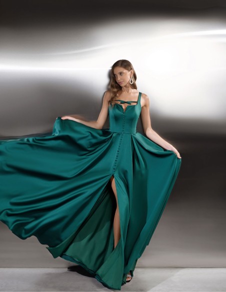 Vestido largo de fiesta con botones y abertura en la falda