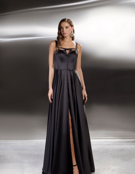 Long party dress with buttons and slit in the skirt