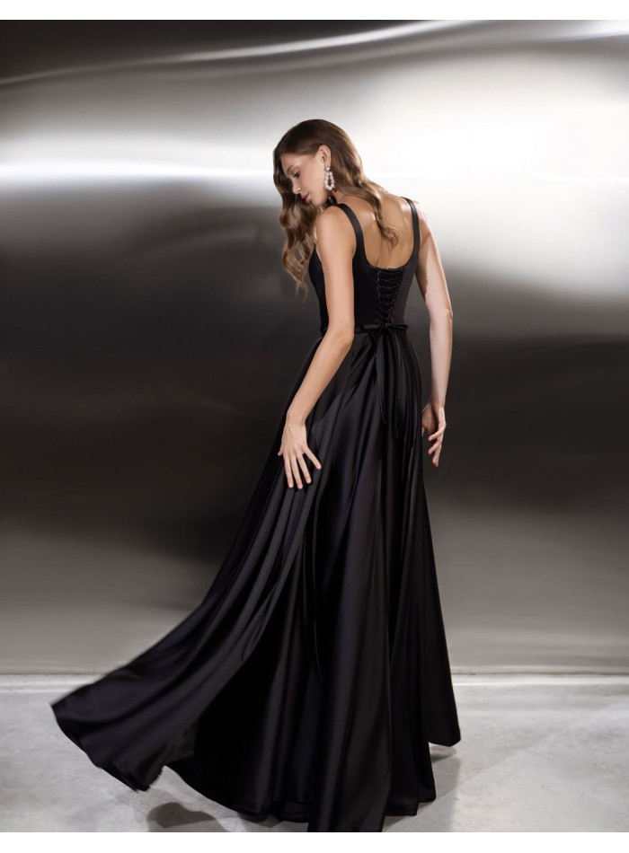 Vestido largo de fiesta con botones y abertura...